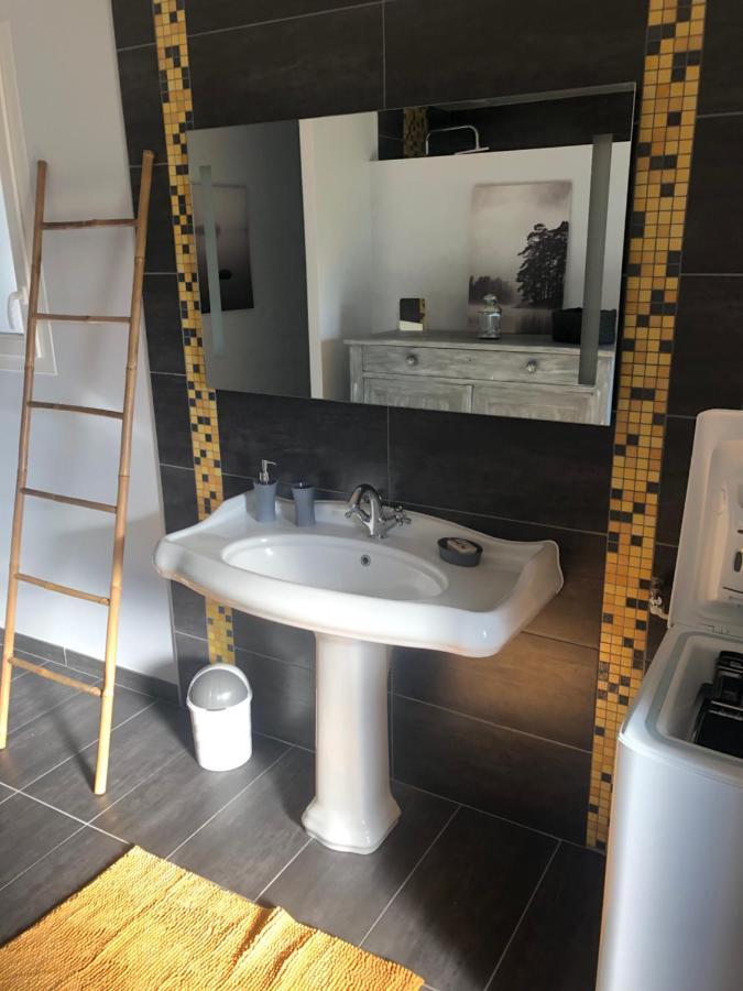 Les Vieille Tuiles Apartment Cudos Bagian luar foto